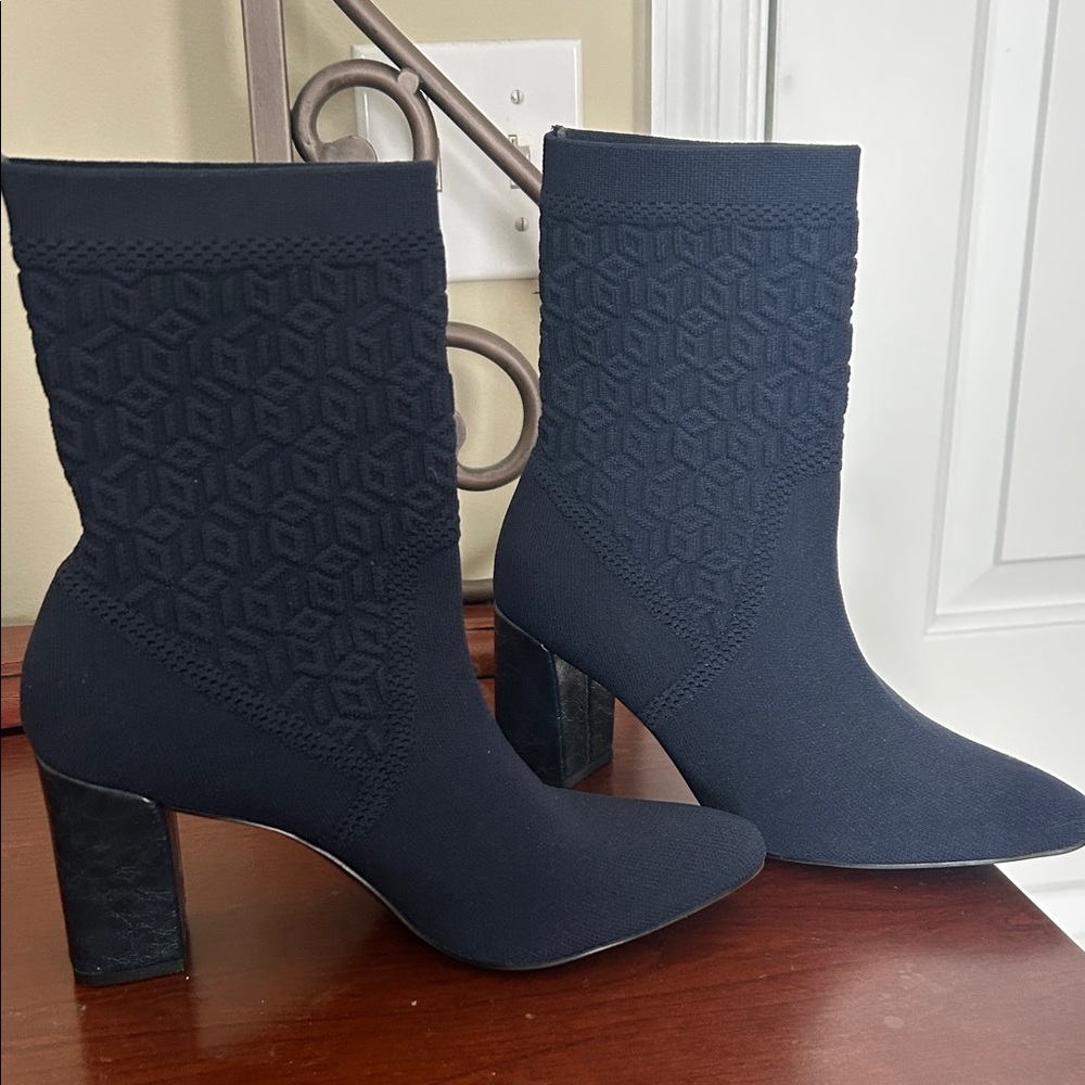 Impo Black Textured Heeled Boots